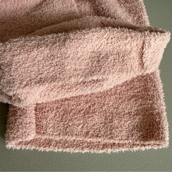 UNIQLO - 3D Knit Soft Fluffy Pants | Lounge Pants | Size XS | Color: Soft Pink - Picture 6 of 8